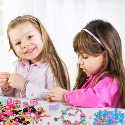 Personalized Kid Parties With Individual Jewelry Making Stations <br><br>